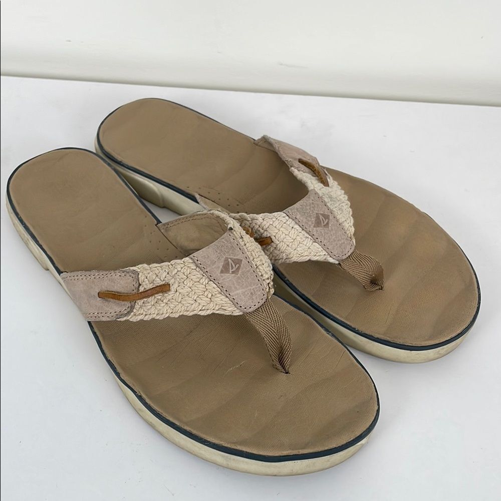 Sperry Women's 10 Thong Tan Flip Flops Boat Shoes Flat Coastal Beach Boating
